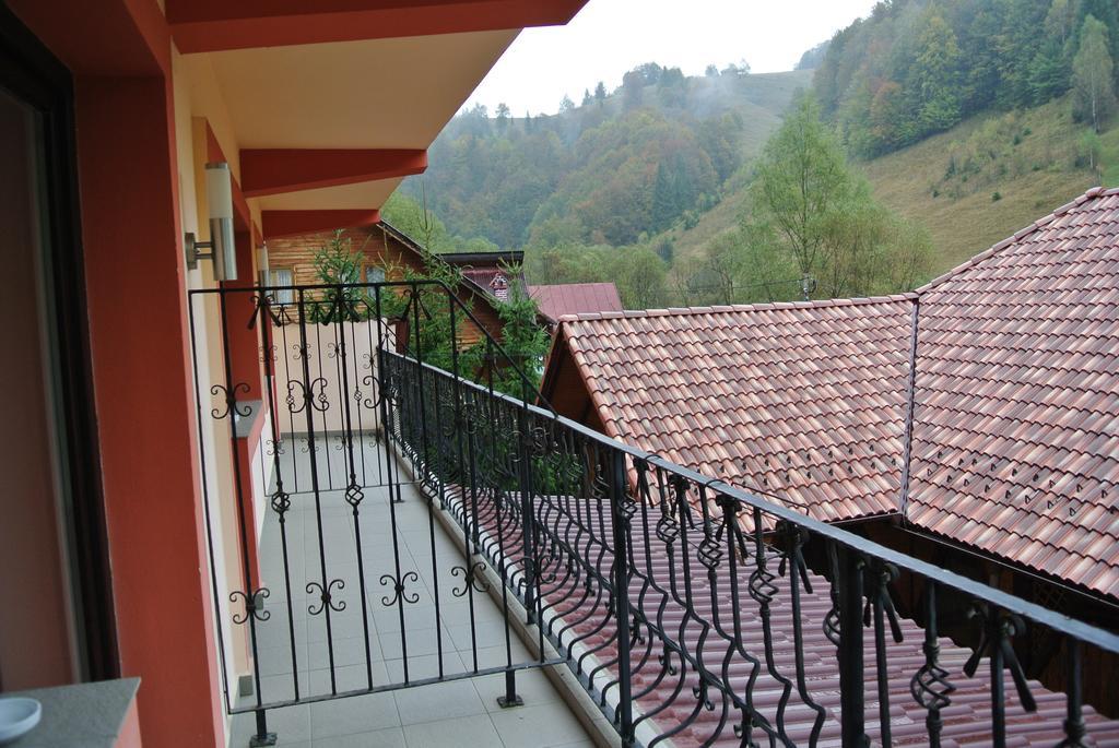 Pensiune Restaurant Piatra Craiului Dîmbovicioara Zewnętrze zdjęcie